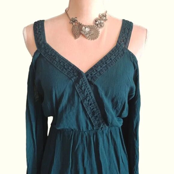 Torrid Teal Gauze Lace Trim Long Sleeve Cold Shoulder Peplum Blouse 2X NWT - Picture 3 of 15